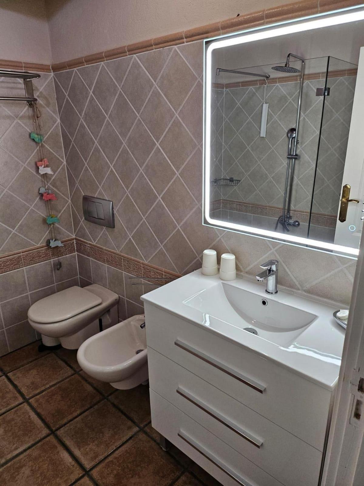 Villa Hibisco, Jacuzzi Y Vistas Al Atlantico 阿德耶 外观 照片